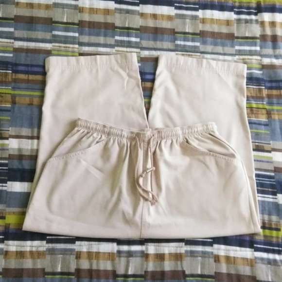 Paradise Bay Petites Tan Capris - Picture 5 of 8